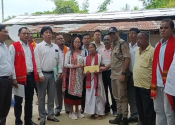 Tokoubari murder I টকৌবাৰী হত্যাকাণ্ডৰ দুই মাছমৰীয়া পৰিয়ালক সাক্ষাৎ জিলা আয়ুক্ত নিৰলা ফাংচ’পীৰ