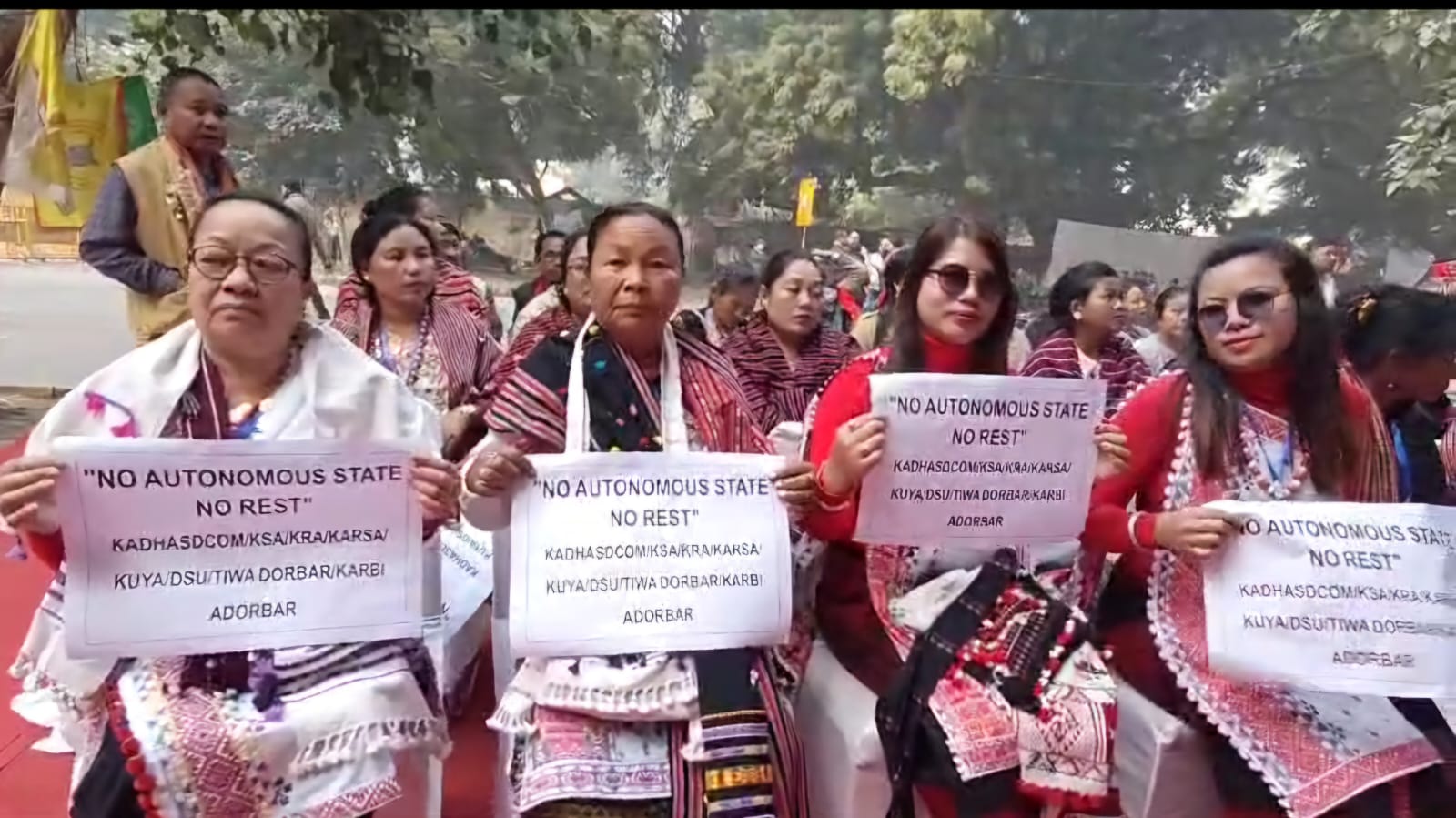 KADHASDCOM Holds Sit-in at Jantar Mantar for Article 244(A) Implementation