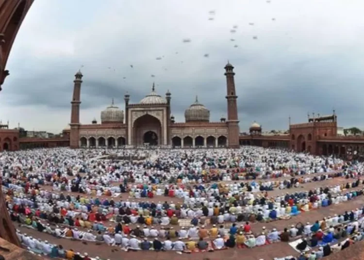 Eid al-Fitr : মাহজোৰা কৃচ্ছ সাধনাৰ অন্তত খুচি আৰু ভাতৃত্ববোধৰ উৎসৱ ঈদ উল ফিটৰ