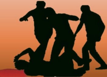 Mob lynching I বিদ্যুতৰ খুঁটাত বান্ধি মাৰধৰ কৰি প্ৰস্ৰাৱ খুৱালে নাবালকক