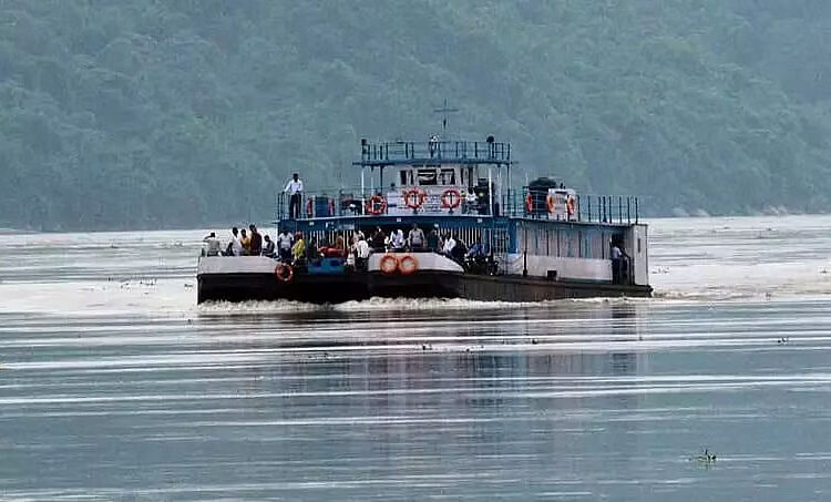 Major Dust Storm Wreaks Havoc on Ferries in Majuli, Trapping Travelers
