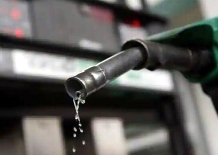 Fuel Tariff hike : ইন্ধনজাত তেলত ২ টকা শুল্ক বৃদ্ধি, বৃদ্ধি পাব নেকি পেট্ৰ’ল-ডিজেলৰ মূল্য?