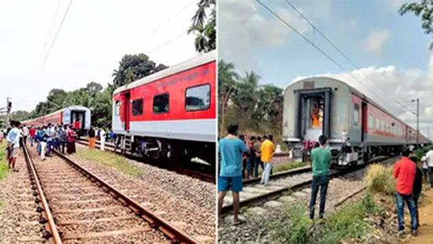 Andhra Pradesh Train Accident : চলন্ত অৱস্থাতেই কপলিং ছিঙি দুভাগত বিভক্ত ফালাকনুমা এক্সপ্ৰেছ 1 Andhra Pradesh Train Accident : চলন্ত অৱস্থাতেই কপলিং ছিঙি দুভাগত বিভক্ত ফালাকনুমা এক্সপ্ৰেছ