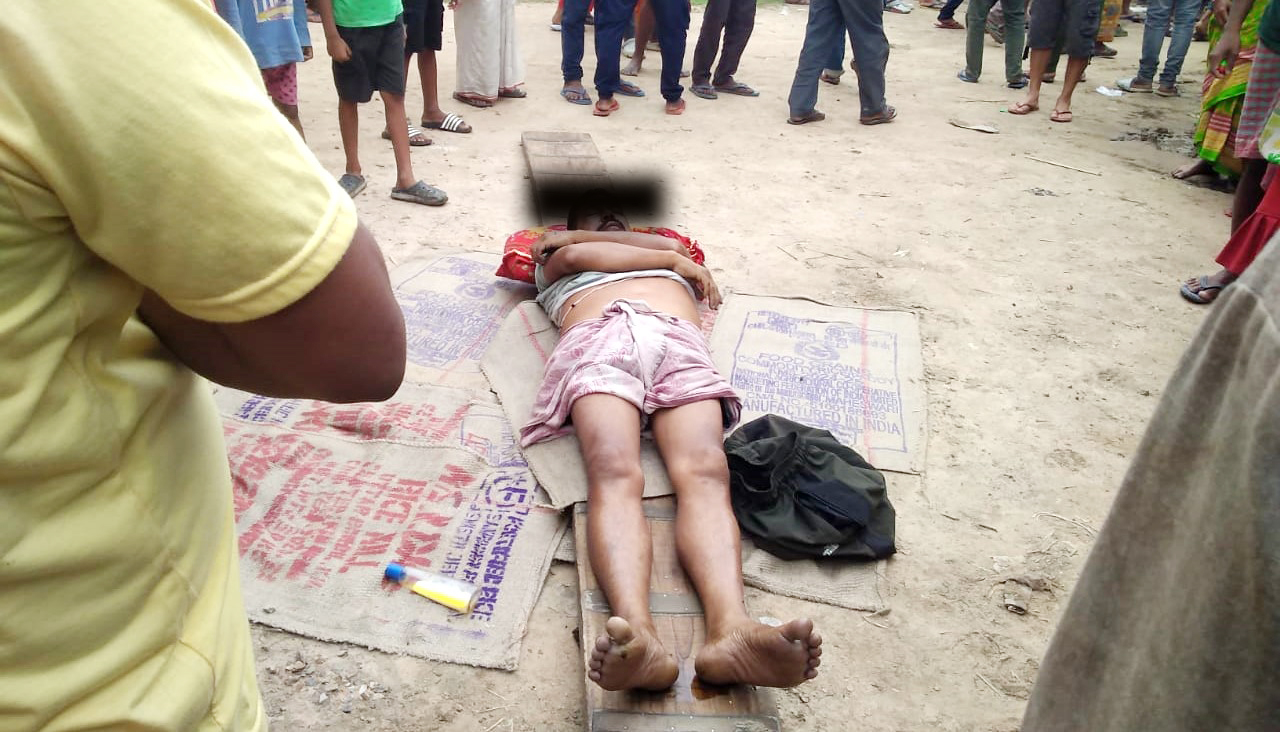 আন্তৰ্জাতিক শ্ৰমিক দিৱসত শোক: উত্তৰ বড়বিলৰ নতুন বজাৰত বিদ্যুৎ পৃষ্ট হৈ শ্ৰমিকৰ মৃত্যু