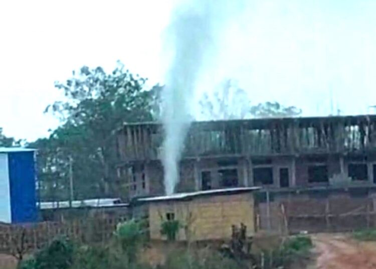 বোকাজানত জল বিষ্ফোৰণ:জিলা আয়ুক্তৰ ঘটনাস্থলী পৰিদৰ্শন