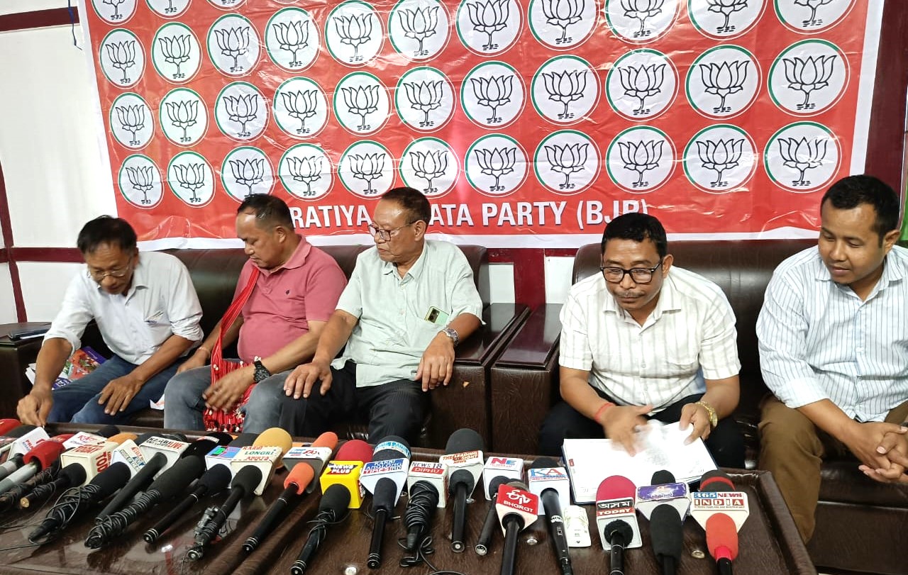 অসমৰ ৰাজনীতিত তুলিৰাম ৰংহাঙৰ উন্নয়ন আৰু বিতর্ক: বিজেপিৰ ক্লিনশ্বীট আৰু কংগ্ৰেছৰ অভিযোগ 3 অসমৰ ৰাজনীতিত তুলিৰাম ৰংহাঙৰ উন্নয়ন আৰু বিতর্ক: বিজেপিৰ ক্লিনশ্বীট আৰু কংগ্ৰেছৰ অভিযোগ