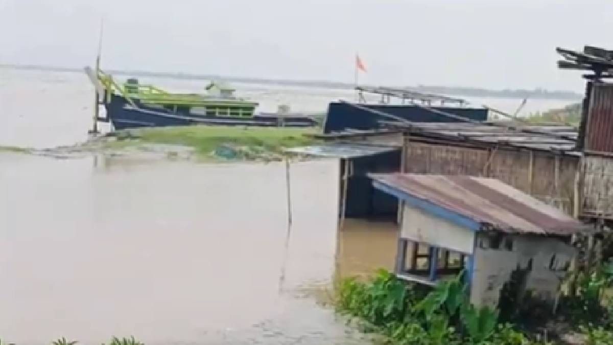Assam Flood Crisis Escalates as Brahmaputra Overflows, Jorhat Ferry Services Disrupted 3 Assam Flood Crisis Escalates as Brahmaputra Overflows, Jorhat Ferry Services Disrupted