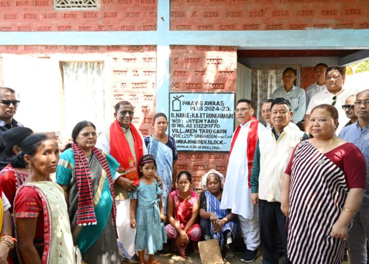 দুদিনীয়া কাৰ্বি আংলং ভ্ৰমণ সামৰি ৰাজভৱনলৈ উভতিল ৰাজ্যপাল লক্ষ্মণ প্ৰসাদ আচাৰ্য