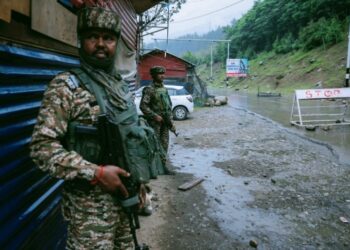 Pahalgam attack I তিনিমাহ পাছতো পহেলগামৰ সন্ত্ৰাসবাদীয়ে কিয় কাশ্মীৰ এৰি যাব পৰা নাছিল? সেনাৰ বিশেষ ফান্দত বন্দী ৩ সন্ত্ৰাসবাদী 1 Pahalgam attack I তিনিমাহ পাছতো পহেলগামৰ সন্ত্ৰাসবাদীয়ে কিয় কাশ্মীৰ এৰি যাব পৰা নাছিল? সেনাৰ বিশেষ ফান্দত বন্দী ৩ সন্ত্ৰাসবাদী