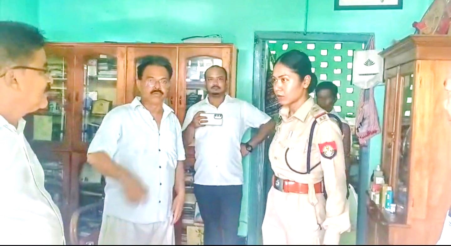 জ্যেষ্ঠ লেখক সাংবাদিক পৱিত্ৰ বৰাৰ ঘৰত চোৰৰ চাফাই অভিযান: