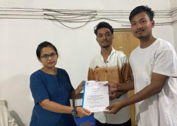 কাৰ্বি আংলঙত জুবিন গাৰ্গৰ পূৰ্ণাংগ ব্ৰঞ্জৰ প্ৰতিমুৰ্তি স্থাপনৰ দাবী জনাই মুখ্য কাৰ্যবাহী সদস্য তুলিৰাম ৰংহাঙলৈ স্মাৰক পত্ৰ প্ৰেৰণ এজেৱাইচিপিৰ