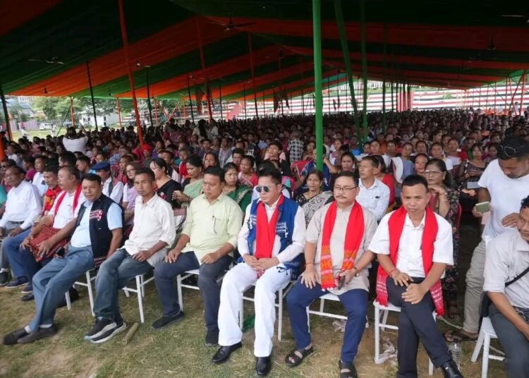 Joining BJP : কার্বি আংলং জিলা কংগ্রেছত ব্যাপক খহনীয়া,চাৰি সহস্ৰাধিক নেতা-কৰ্মীৰ কংগ্ৰেছ ত্যাগ কৰি বিজেপিত যোগদান