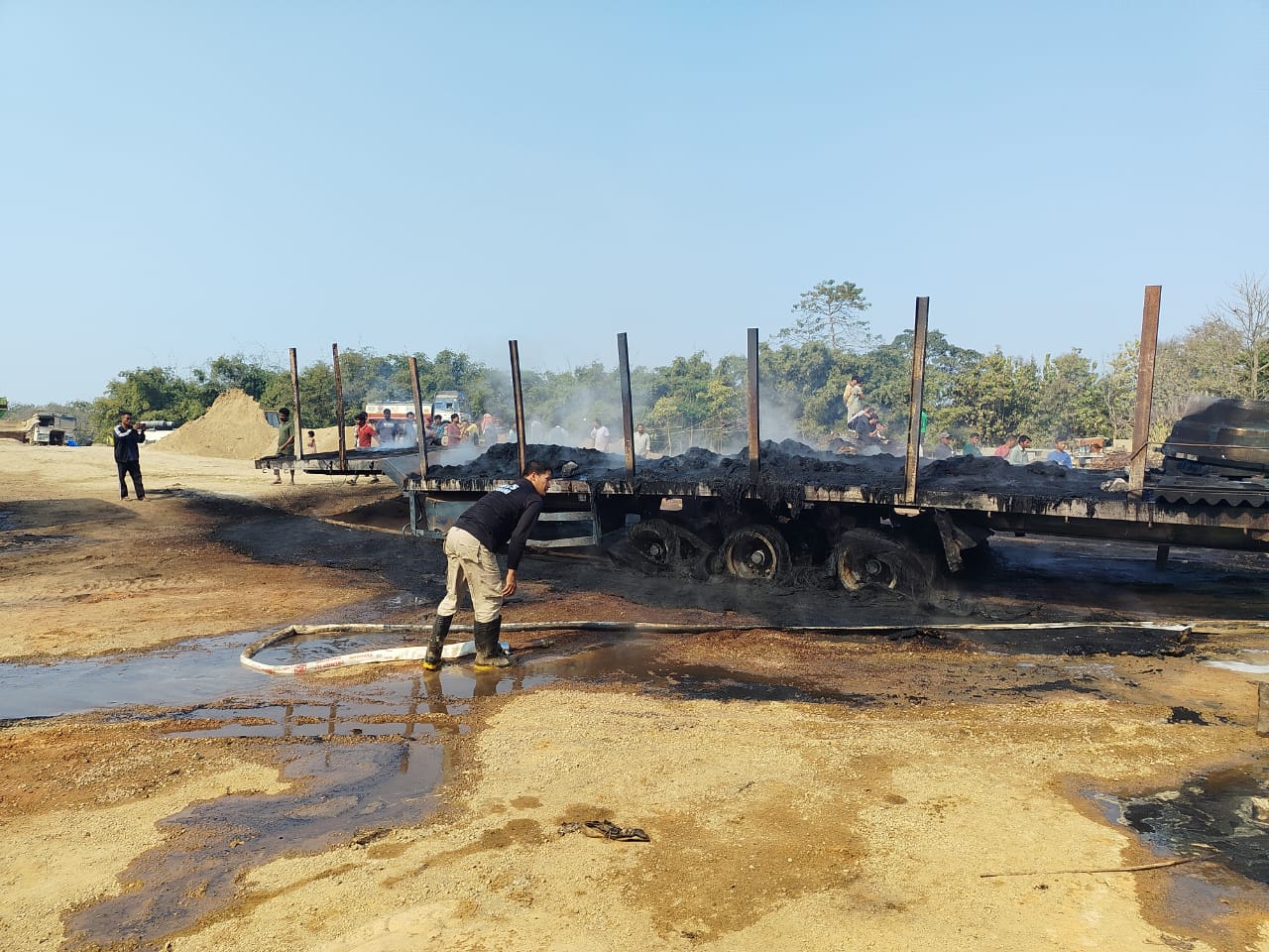 Fierce Blaze Erupts During Trailer Repair in Khathkati: 