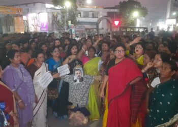 Tripura Mahila Morcha Burns Rahul Gandhi Effigy at AI Summit