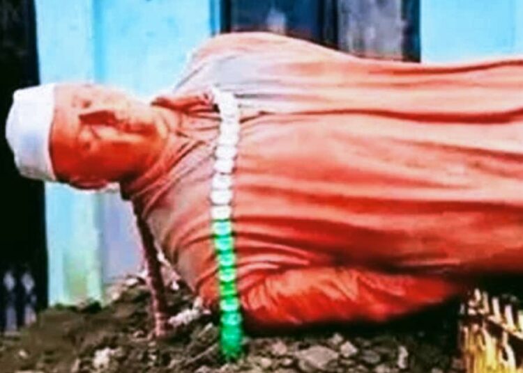Nehru statue vandalised I কাছাৰত নেহৰুৰ প্ৰতিমূৰ্তি ভাঙিলে দুৰ্বৃত্তই 1 Nehru statue vandalised I কাছাৰত নেহৰুৰ প্ৰতিমূৰ্তি ভাঙিলে দুৰ্বৃত্তই
