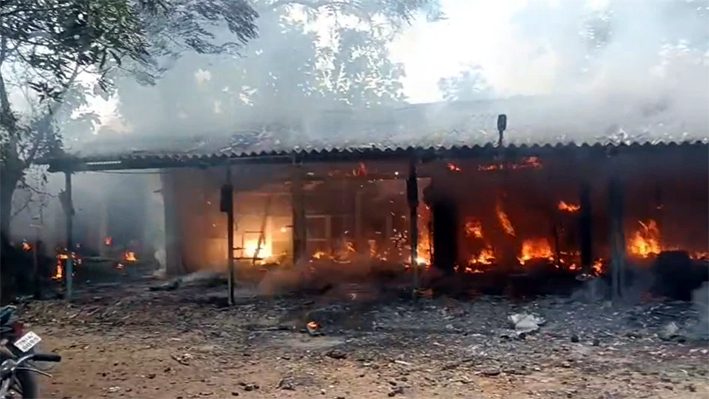 Andhra blast : অন্ধ্ৰত আতচবাজী কাৰখানাত বিস্ফোৰণত কমেও ২০ জনৰ মৃত্যু 1 Andhra blast : অন্ধ্ৰত আতচবাজী কাৰখানাত বিস্ফোৰণত কমেও ২০ জনৰ মৃত্যু