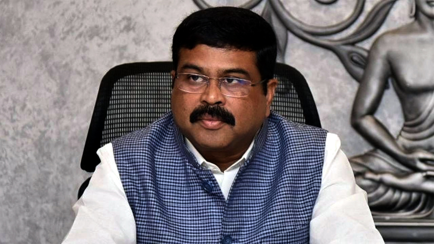NCERT controversy : আমাৰ ন্যায়পালিকাৰ প্ৰতি অপৰিসীম শ্ৰদ্ধা আছে, পাঠ্যপুথিত আদালত অৱমাননা বিতৰ্কক লৈ অনুশোচনা প্ৰকাশ কেন্দ্ৰীয় শিক্ষামন্ত্ৰীৰ 3 em | ASSAM TIMES POST