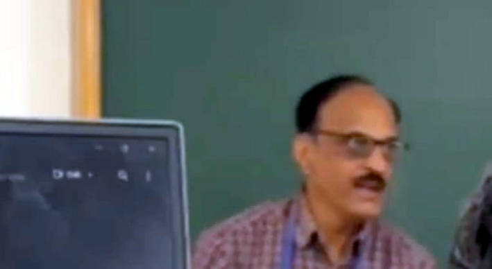 Student labelled terrorist : শ্ৰেণীকোঠাত মুছলমান ছাত্ৰক সন্ত্রাসবাদী আখ্যা অধ্যাপকৰ, ছাত্ৰ-ছাত্ৰীৰ তীব্ৰ ক্ষোভ 1 Student labelled terrorist : শ্ৰেণীকোঠাত মুছলমান ছাত্ৰক সন্ত্রাসবাদী আখ্যা অধ্যাপকৰ, ছাত্ৰ-ছাত্ৰীৰ তীব্ৰ ক্ষোভ
