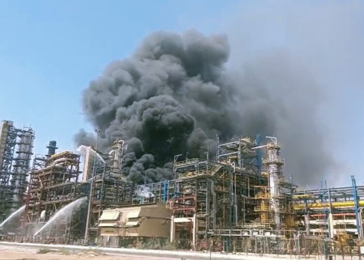 Rajasthan fire I প্ৰধানমন্ত্ৰীৰ উদ্বোধনৰ ২৪ ঘণ্টা পূৰ্বে তেল শোধনাগাৰত অগ্নিকাণ্ড 1 Rajasthan fire I প্ৰধানমন্ত্ৰীৰ উদ্বোধনৰ ২৪ ঘণ্টা পূৰ্বে তেল শোধনাগাৰত অগ্নিকাণ্ড
