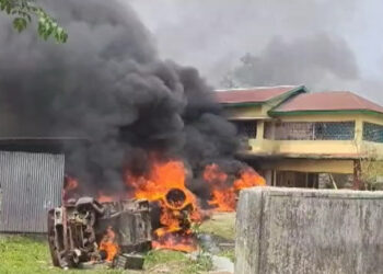 Runikhata Forest Office : চিৰাঙৰ ৰুণীখাতাত উত্তেজনা, বন বিভাগৰ কাৰ্যালয়ত আক্ৰমণ প্ৰতিবাদকাৰীৰ