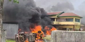 Runikhata Forest Office : চিৰাঙৰ ৰুণীখাতাত উত্তেজনা, বন বিভাগৰ কাৰ্যালয়ত আক্ৰমণ প্ৰতিবাদকাৰীৰ