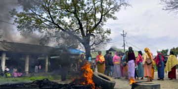 Manipur violence : বন্ধ ইণ্টাৰনেট, কাৰ্ফিউ জাৰি; দুই নাবালকৰ মৃত্যুৰ পিছত পুনৰ জ্বলিছে মণিপুৰৰ বিষ্ণুপুৰ