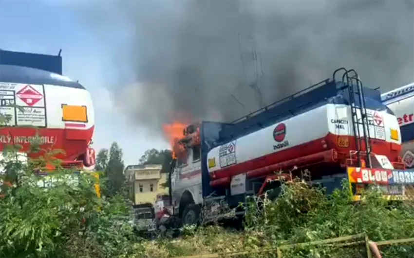 JK Tanker fire : জম্মু-কাশ্মীৰত কেইবাখনো তেল টেংকাৰত অগ্নিকাণ্ড, ঘটনাক লৈ ৰহস্য 3 tanker | ASSAM TIMES POST